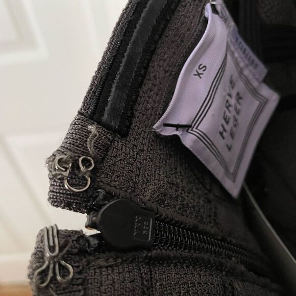 Hervé Leger
Shadow Grey Simone Sequined Strapless Bandage Cocktail Dress… - Picture 11 of 13